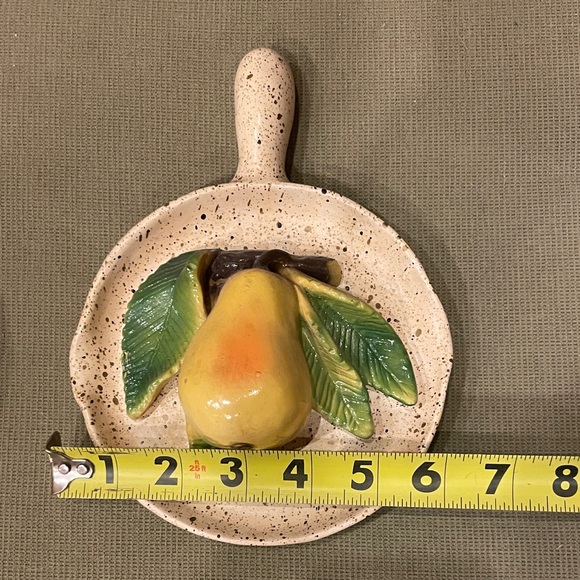 Vintage Fruit-Themed Ceramic Wall Decor - Set of 2 - Picture 6 of 7